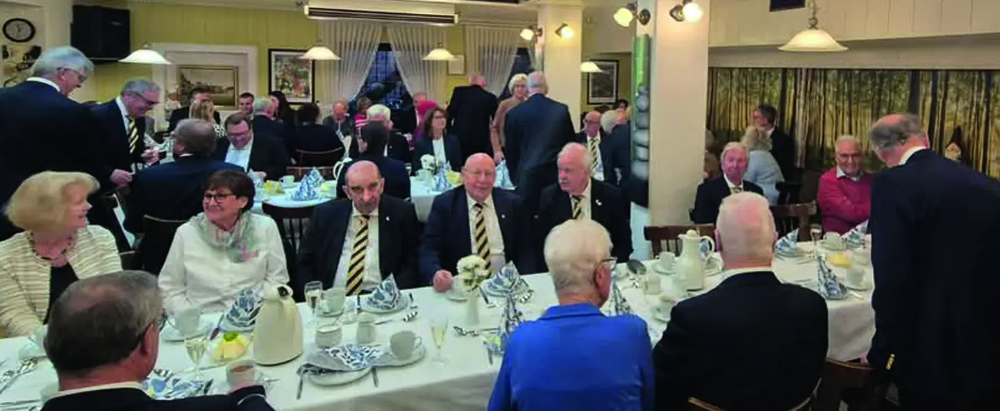 Der Saal im Stratumer Landhaus mit fast allen Anwesenden