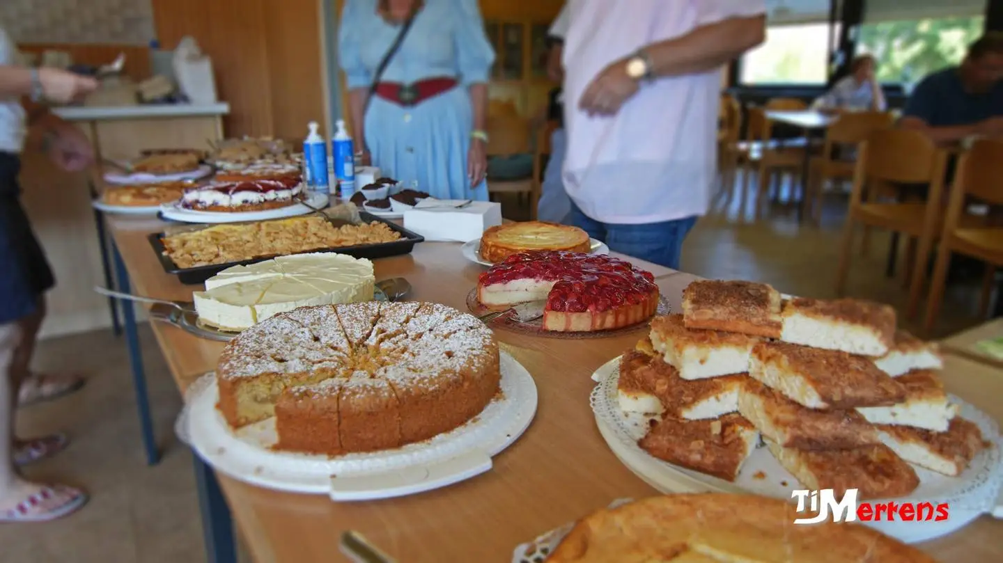Das Kuchenbuffet des Kirchweihfest im Pfarrheim