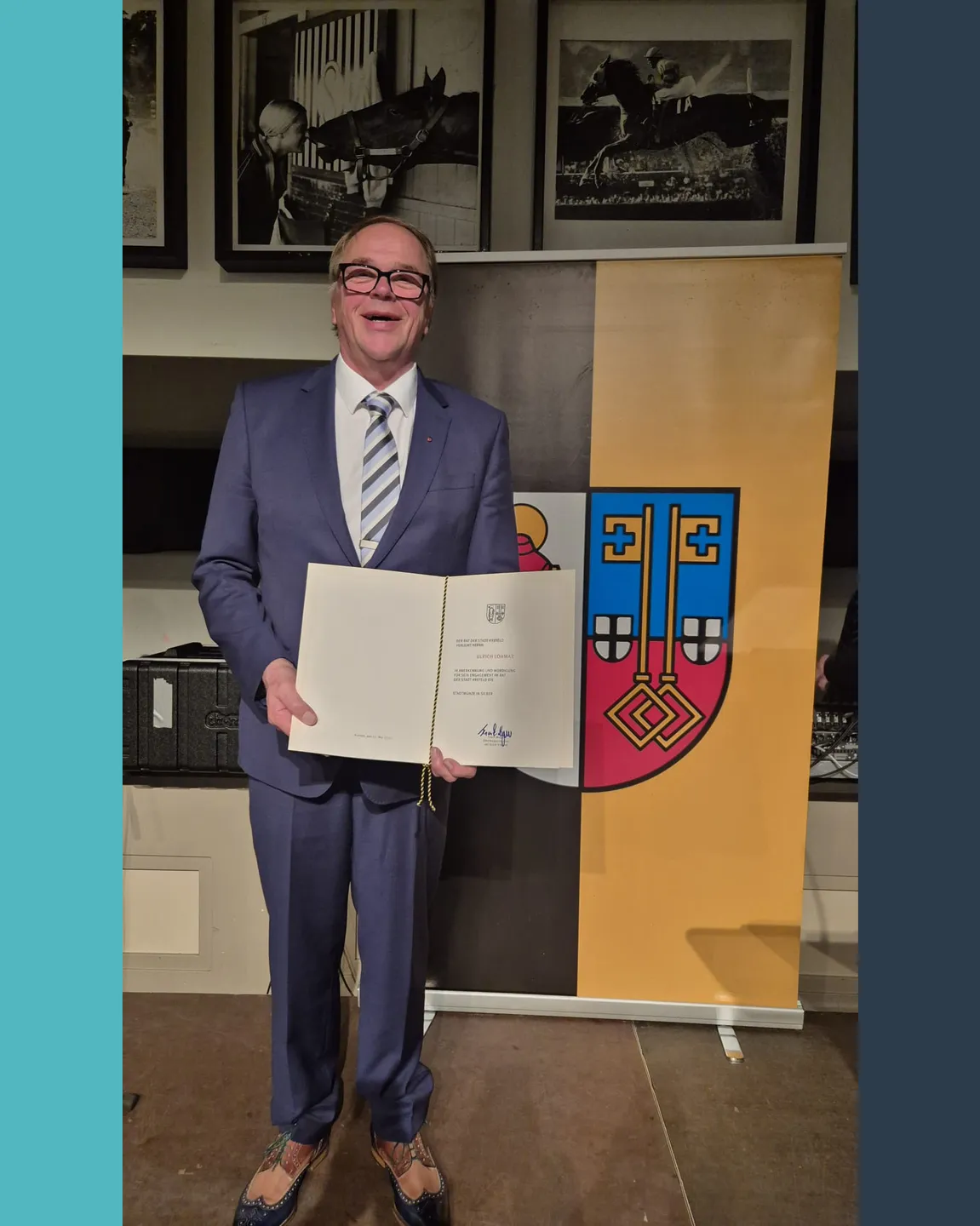 Ein Bild mit Rahmen in CDU Farben,
 Mittig ein Foto von der Verabsschiedung unseres Ratsherren Ulrich Lohmar,
 nach der Übergabe der Urkunde der Stadt Krefeld